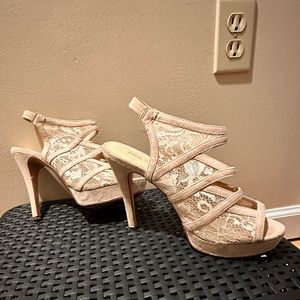 Nine West Lace Heels! Size 7